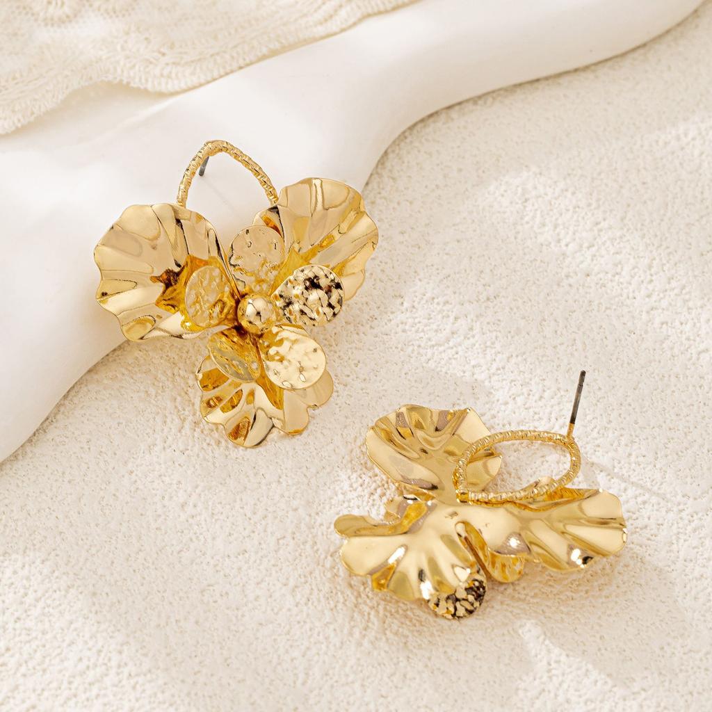 Retro Flower Earrings Fashion Exaggerated Niche Light Luxury High-end Stud Earrings