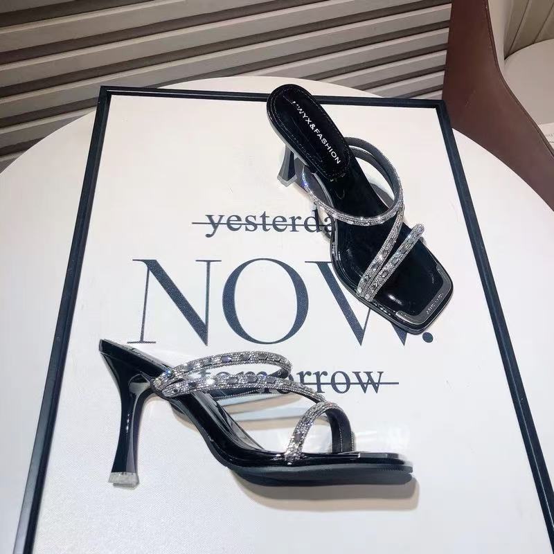 Fashion Hot Selling 2025 Design Style Hollow Out Crystal Diamond Narrow Band Women Slippers Fashion Square Toe Thin Heels Stripper Shoes