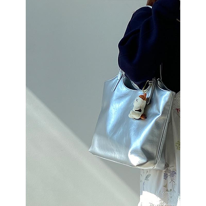 Ielgy Korean Version Silver Trendy Cool Commuter Large Capacity Tote Bag One Shoulder Portable Large Bag