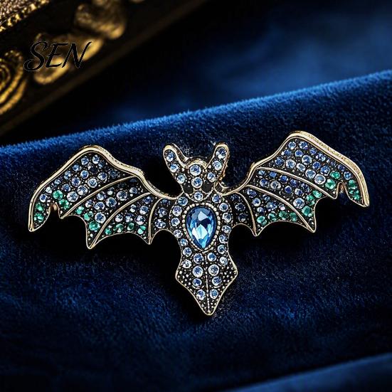 Bat Shaped Pin Halloween Rhinestone Brooch, Retro Gothic Lapel Punk Style Animal Badge Pin, Jewelry Accessory for Clothing Bags Scarves Sweaters Metal