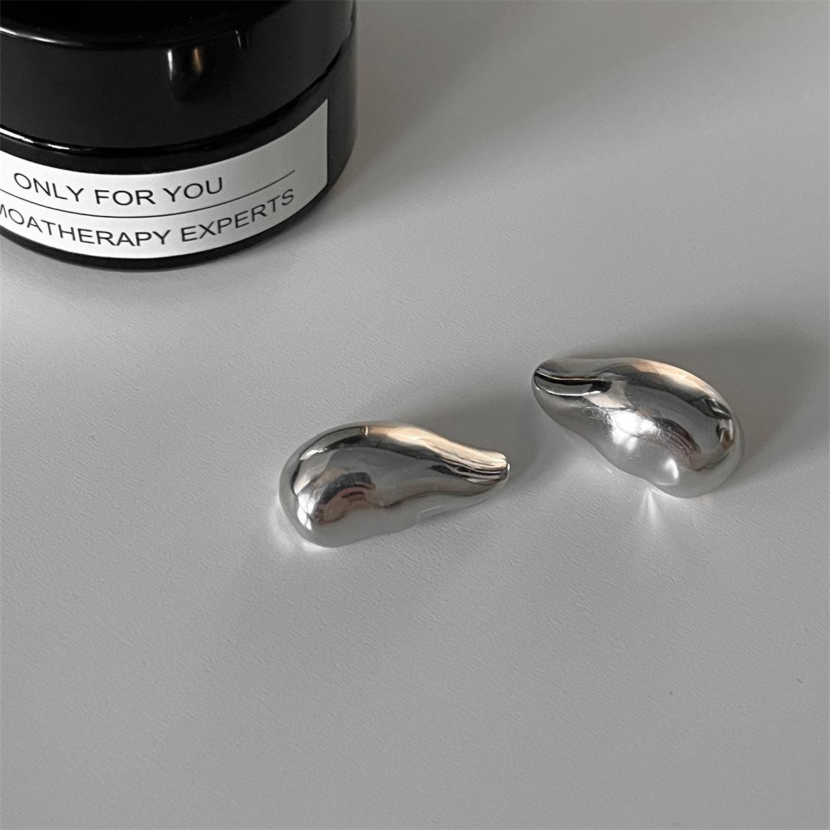 

Water drop shaped bag earlobe design niche personalized stud earrings women ins ear jewelry 925 silver needle earrings fashion 925 silver needles