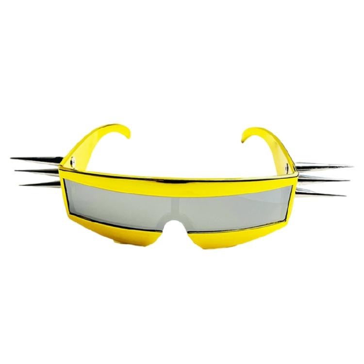 Mutige Punk-Style Sonnenbrille mit Nieten-Detail PC-Rahmen Sonnenfilter Unisex Augenschutz Ausrüstung für Damen und Herren