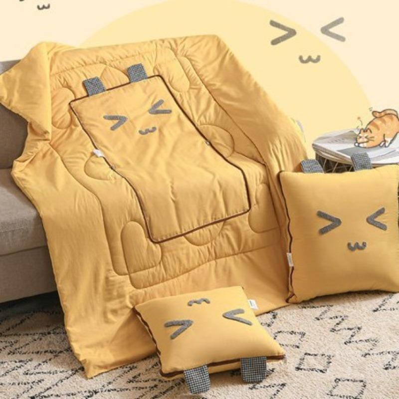 

New pillow quilt dual-purpose creative car home cartoon pillow quilt throw pillow blanket: 40*40cm, opens to 100*150cm,