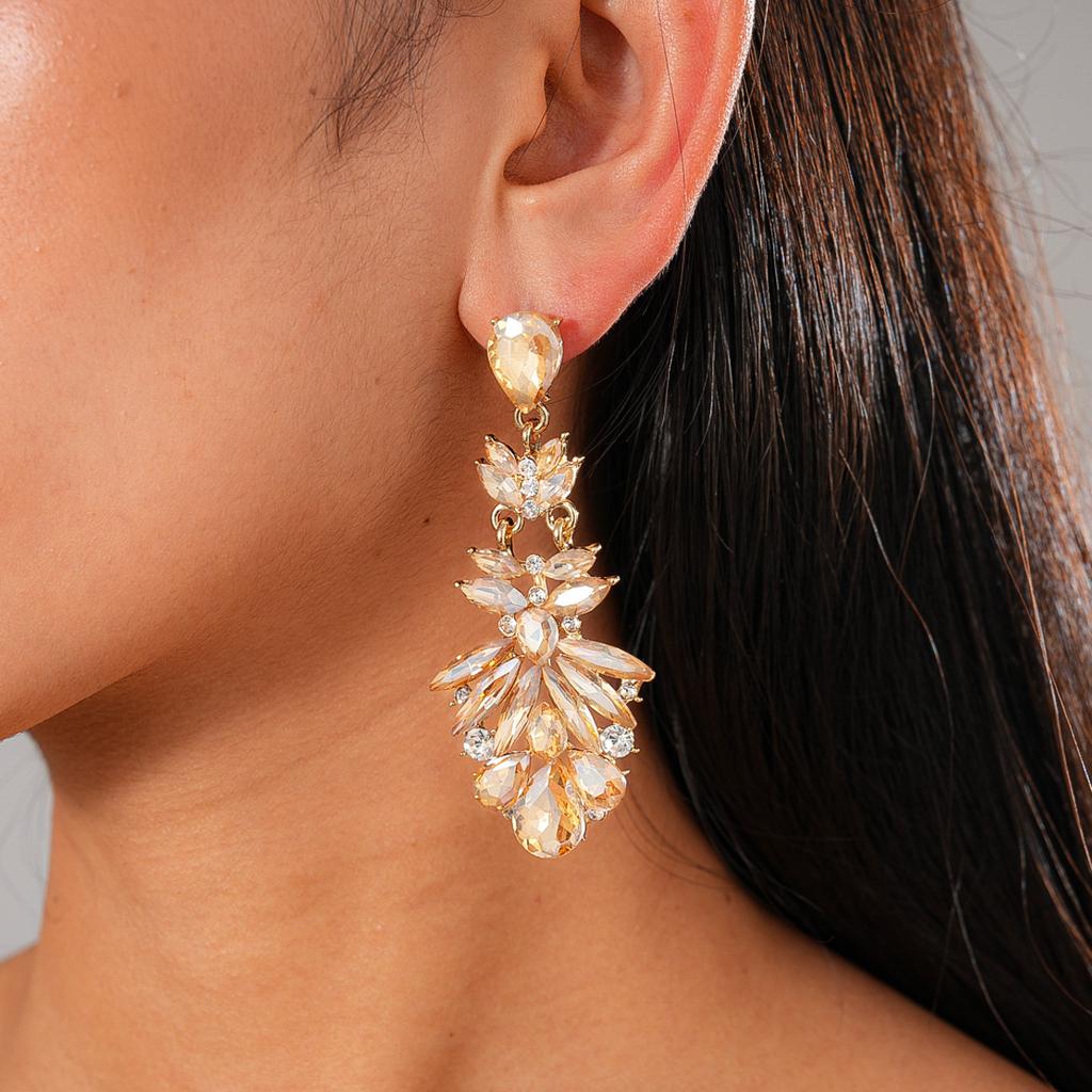 Light Luxury Style Drop-shaped Earrings, Palace Style, Fashionable, Exquisite and High-end Earrings