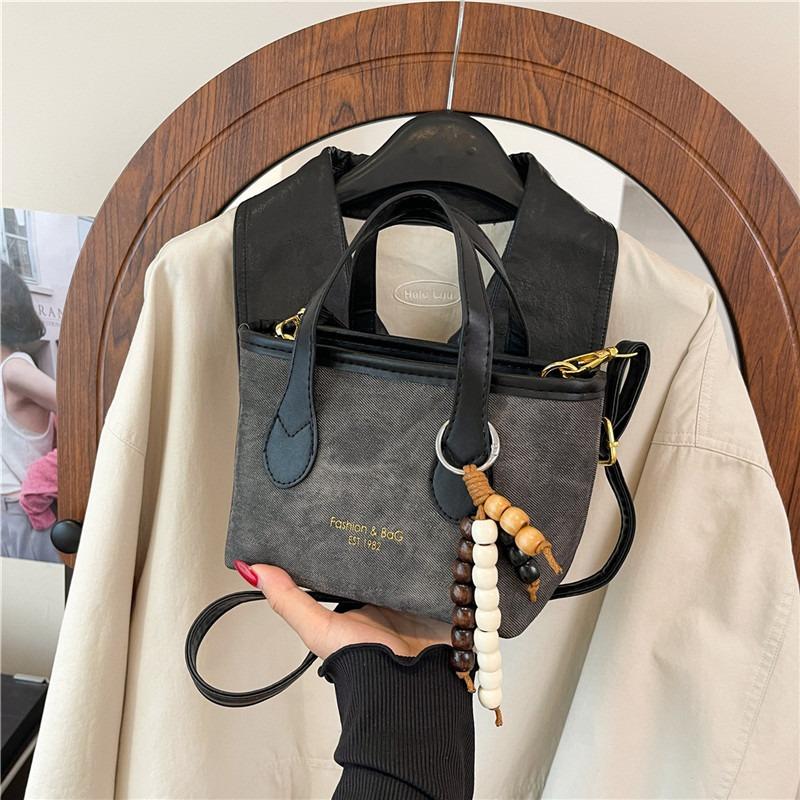 Niche High-end Small Bag Women's New Trendy and Versatile Shoulder Messenger Bag Fashionable Portable Bucket Bag