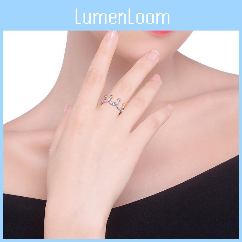 Bague pour femme au design élégant de couronne avec laiton durable et acier inoxydable de couleur argentée idéale pour les occasions spéciales et les cadeaux