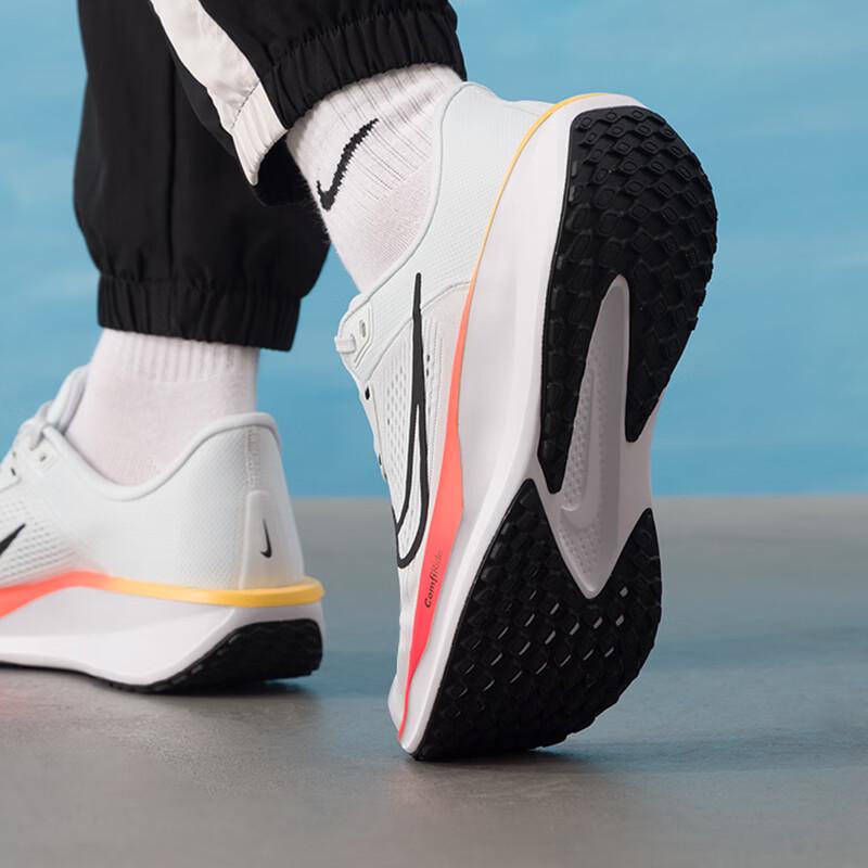 Nike Men's Quest 6 Running Shoes