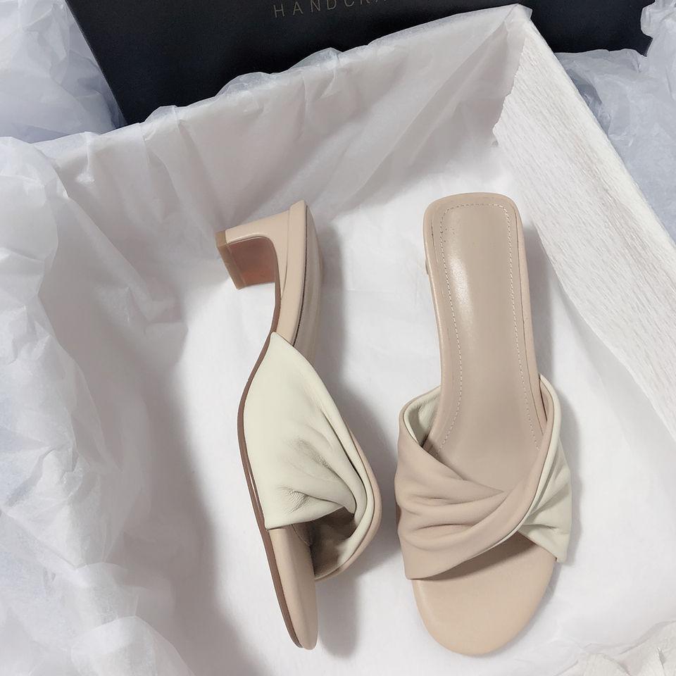 Summer New Great Easy To Wear Comfortable Gentle Bow Color Matching Round Head Open Toe Korean Version Small Square Root Comfortable Slippers Women