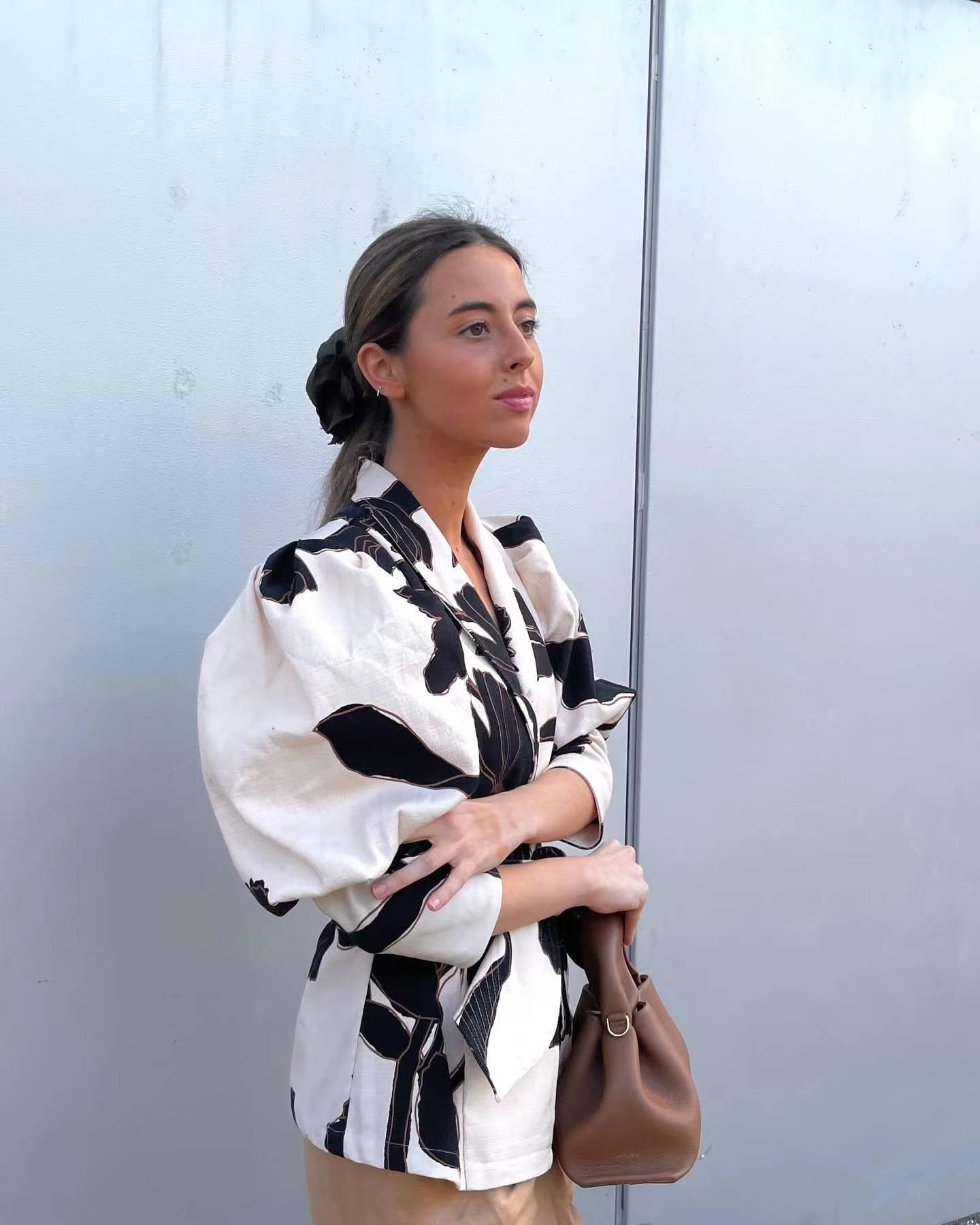 

2024 Осень Женское пальто приталенного силуэта с шалевым воротником в европейско-американском стиле с драпировкой Medium