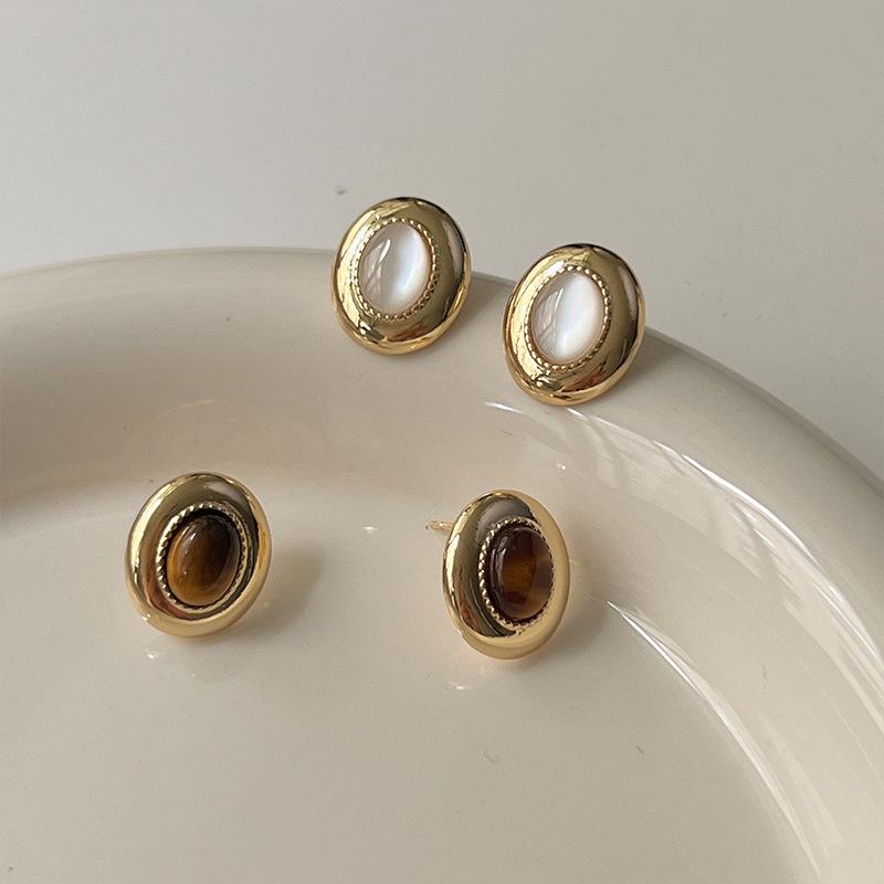 

Elegant Retro Tiger Eye Oval Stud Earrings - Gentle Luster for Prom