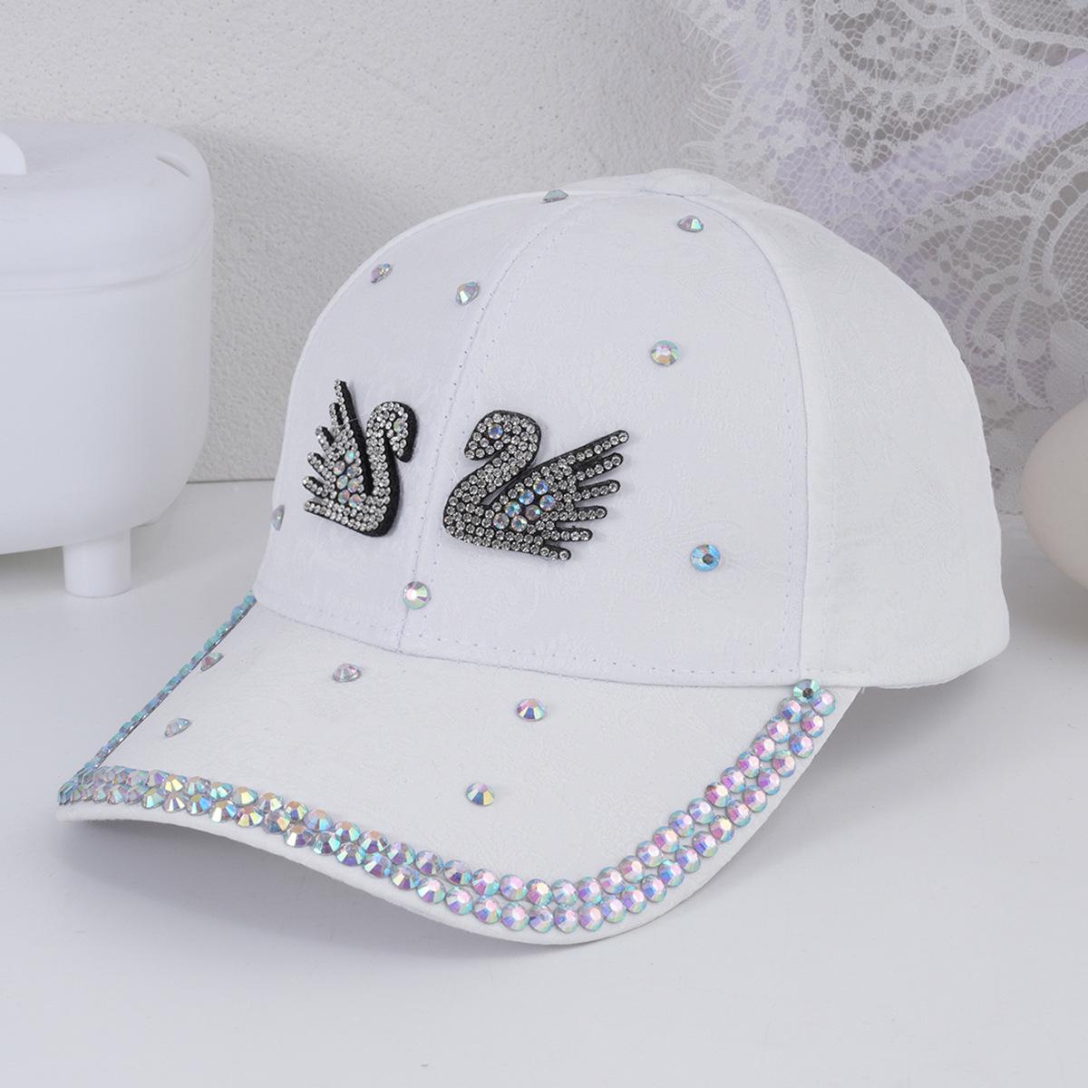

Женская бейсболка с украшением из стразов в виде лебедя - Шикарная и защитная для путешествий на открытом воздухе Medium (56-58cm) белый