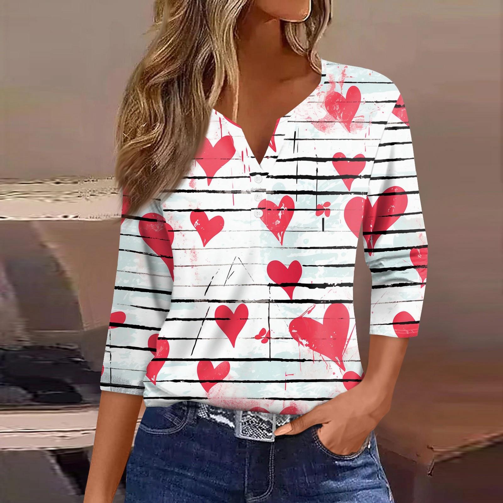 

Женская футболка с принтом ко Дню святого Валентина, на пуговицах, рукав 3/4, туника, повседневная мода на выходные, базовый топ с V-образным вырезом M