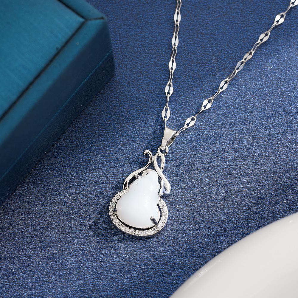 European and American Korean-Style Stone Gourd Pendant Necklace with Color-Preserving Clavicle Chain