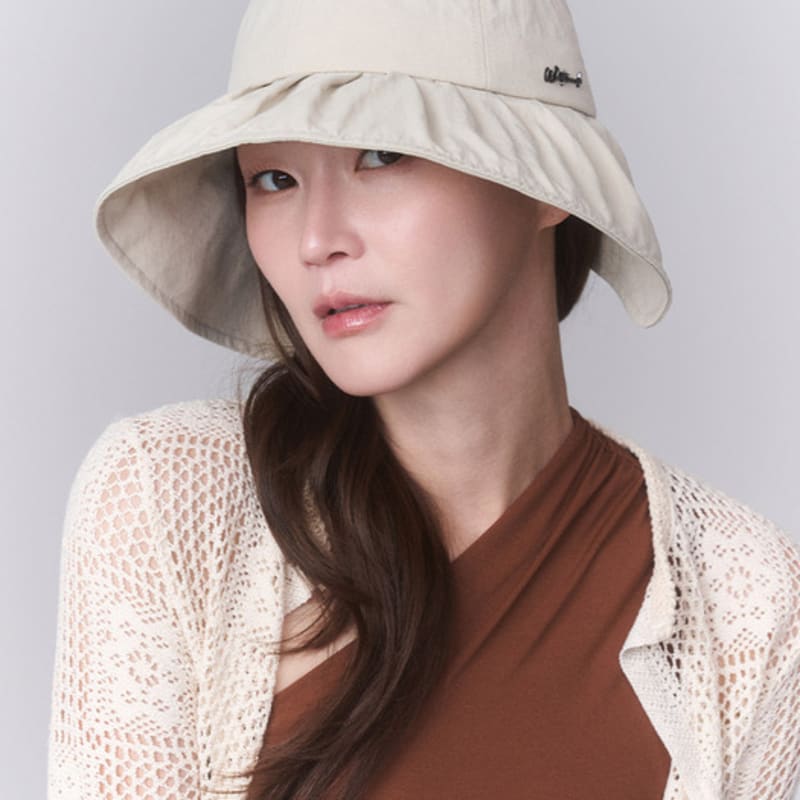 

ШАПКА-БОННЕТ С ПРИСБОРКАМИ И ТЕКСТУРОЙ ВОЗДУХА WHITE SANDS Dinant (4 цвета) CHARCOAL_Free