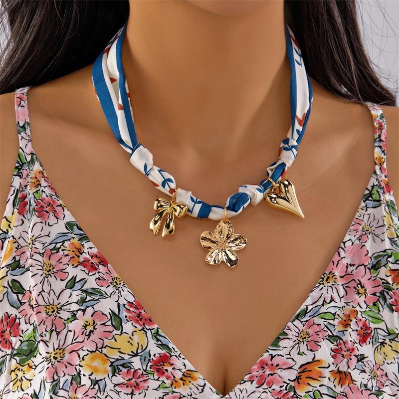 Bohemian Style Satin Bandana Scarf Necklace Vintage Flower Heart Bow Cherry Charm Scarf Pendant Fashion Women Jewelry Accessory