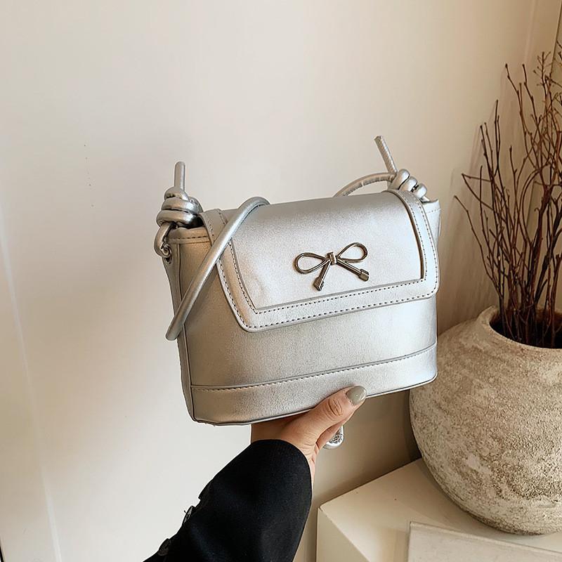 Stylish Urban Chic Single Shoulder Crossbody Bag For Women Featuring Fashionable Bow Design