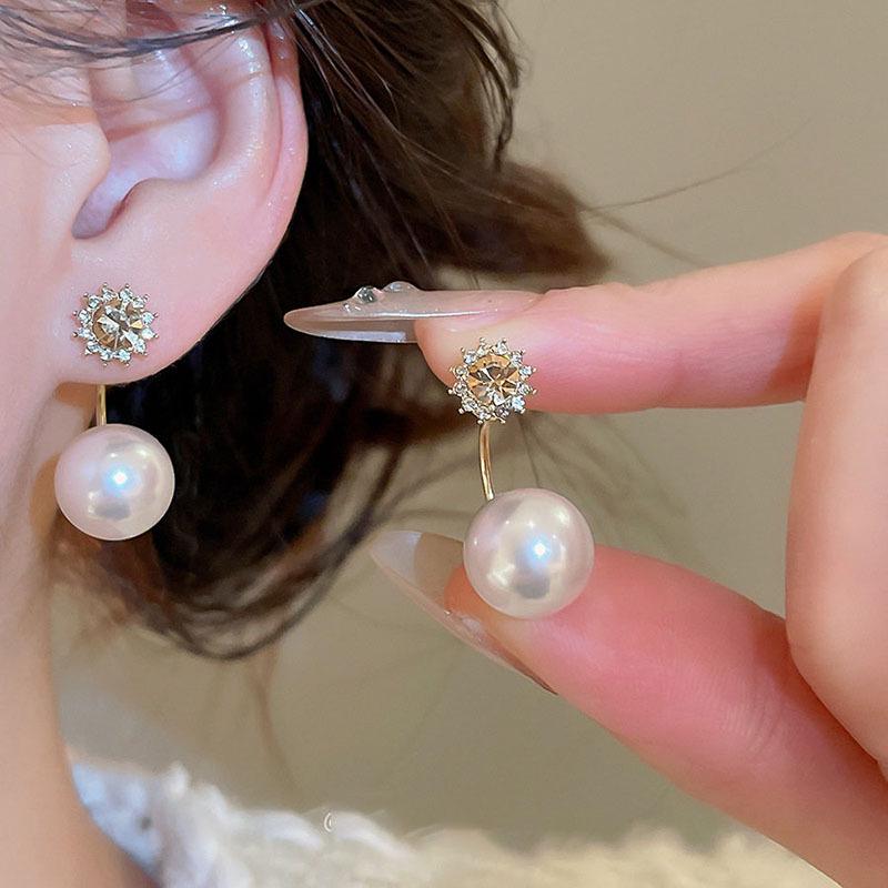 Elegant Retro Silver & Pearl C-Shaped Diamond Stud Earrings - High-End Fashion Accessories for Women