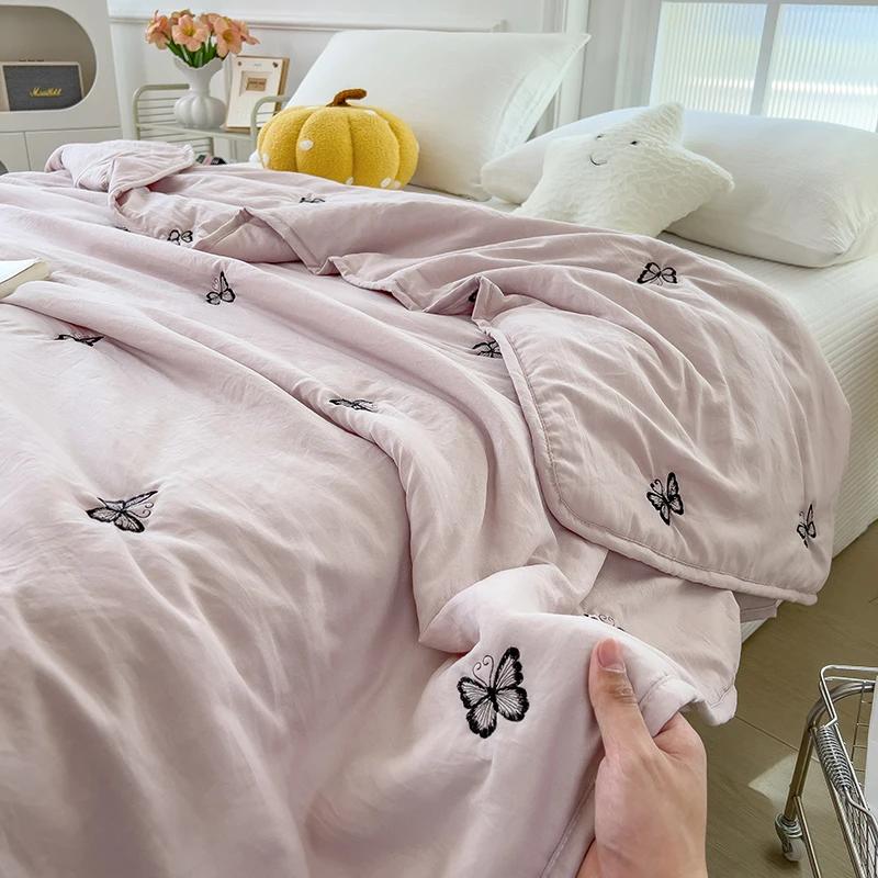 

Dopamine Summer Quilt - Washed Soybean Cotton, Skin-Friendly & Breathable (Embroidered Home Decor) Quilt 150 x 200cm