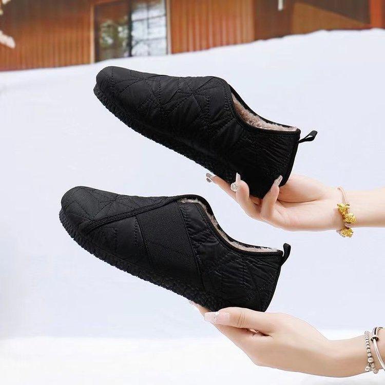 2025 winter cotton shoes simple mother cotton shoes wear-resistant Doudou shoes versatile comfortable casual one-pedal grandma cotton boots