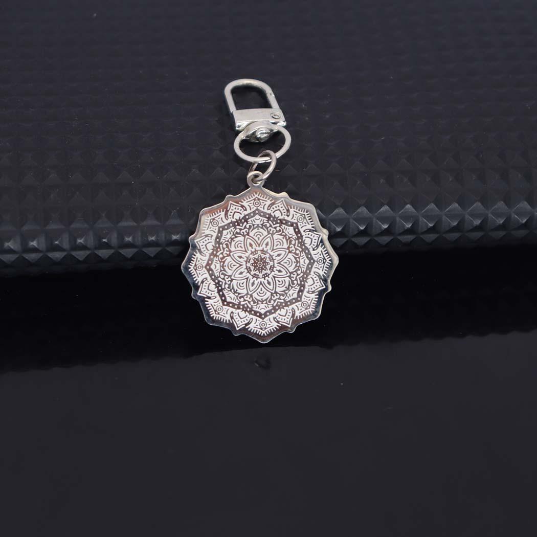 

Retro Floral Mandala Stainless Steel Keychain for Yoga Lovers серебряный