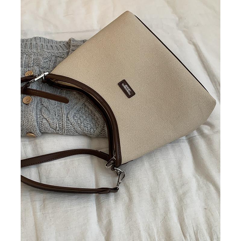 Underarm Bag Women's 2025 New Autumn and Winter Fashion Simple Shoulder Bag Korean Versatile Ins Commuter Messenger Bag
