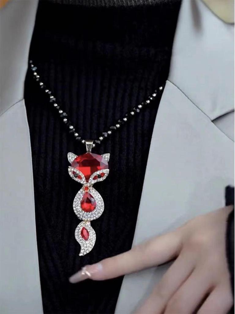 Crystal Pendant Sweater Necklace - Fashionable and Atmospheric Design