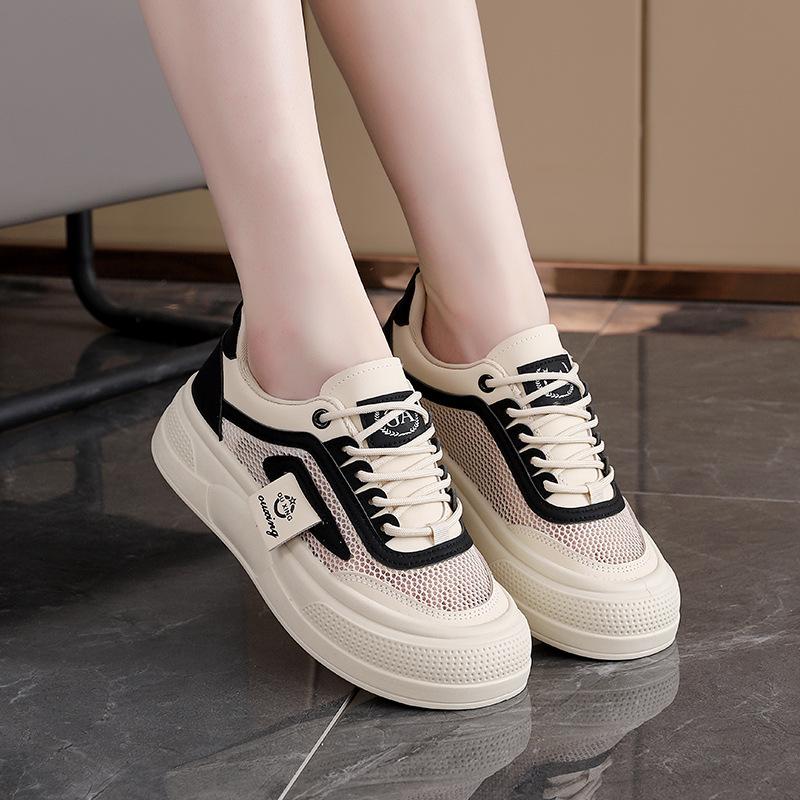 2025 summer little white shoes new Korean version ins female students mesh breathable sports board shoes casual shoes women 2011