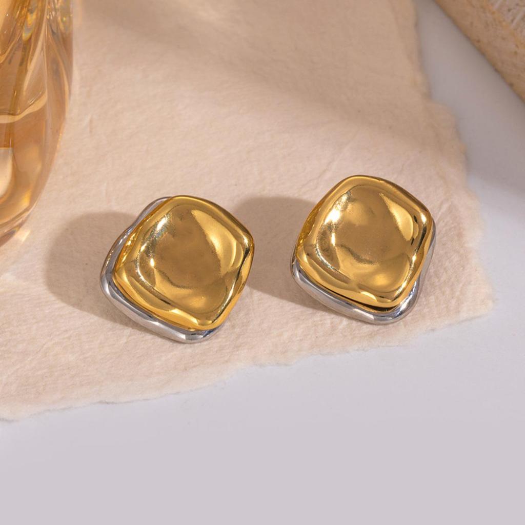 Vintage Stainless Steel Love Heart Two-Tone Stud Earrings: Fashionable, High-End, Non-Fading Jewelry for Women