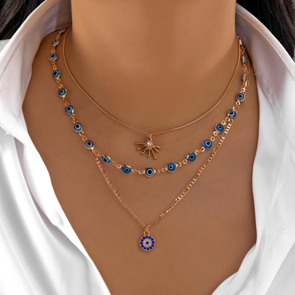 Vintage Punk Gold Plated Imitation Pearl Portrait Coin Pendant Necklace for Women Multilayer Evil Eye Palm Choker Party Jewelry