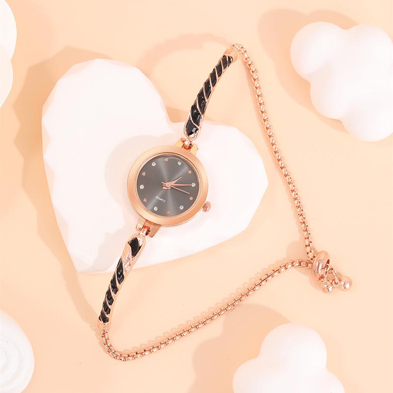 5PCS Luxury Personalized Girls Cross Wrapped Watch Strap Women's Quartz Watch Heart Shaped Pendant Necklace Earnail Bracelet Set for Girlfriend