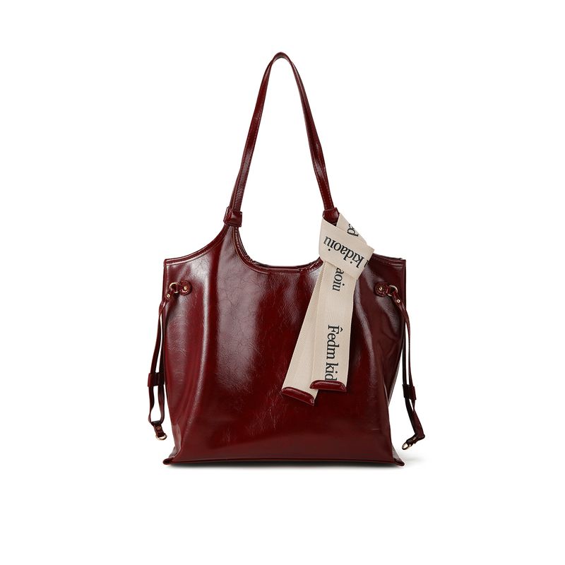 

Versatile Large Capacity Tote Bag Women Retro Red Bridal Wedding Bag 2025 New Simple Commuter Underarm Bag Red