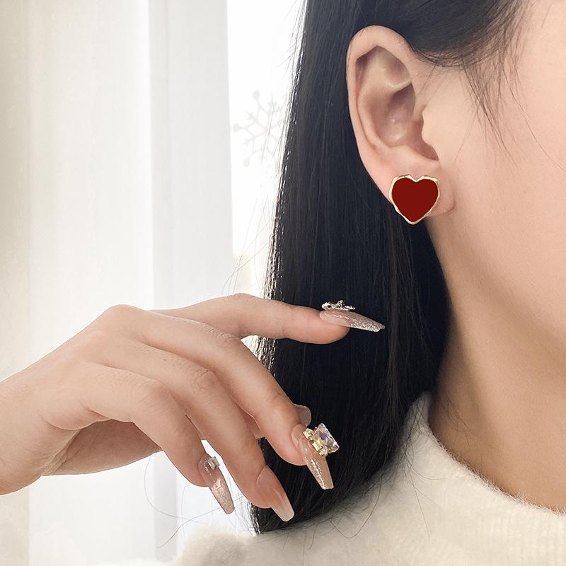 Vintage Wine Red Heart Earrings Elegant High-end Studs Silver Needle Versatile Fashionable Personality Ear Jewelry