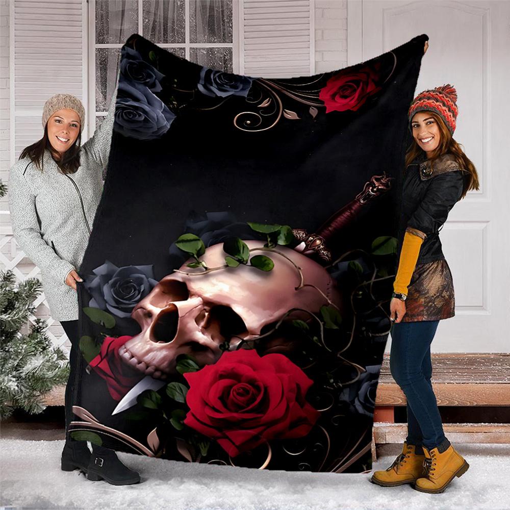 1pc Skull Roses Print Outdoor Flannel Blanket Soft All Season Polyester Throw , Perfect for Picnics & Travel , Picnic Accessory