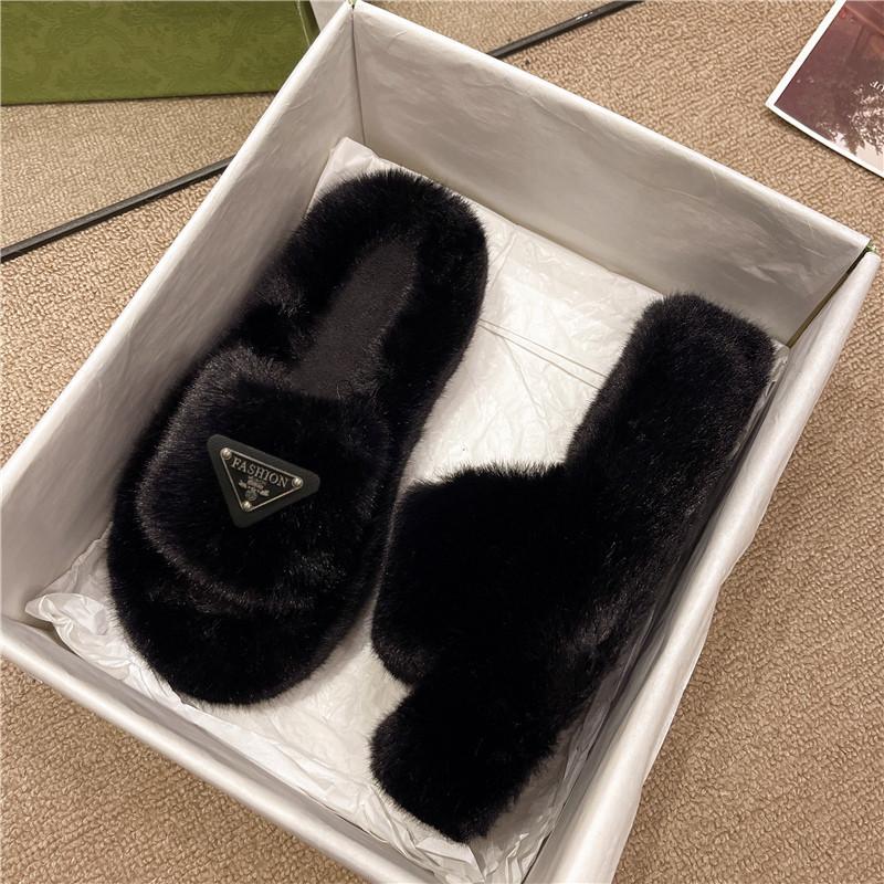 Mao Mao slippers women wear thick soles to increase the height of autumn and winter cotton towing home light luxury inverted triangle explosion plush