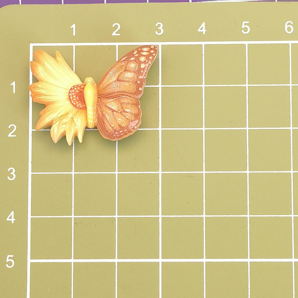 Spring Butterfly Resin Cabochon 100pcs Resin Flatbacks for DIY Decoration Accessories Ornament Bulk Supplier