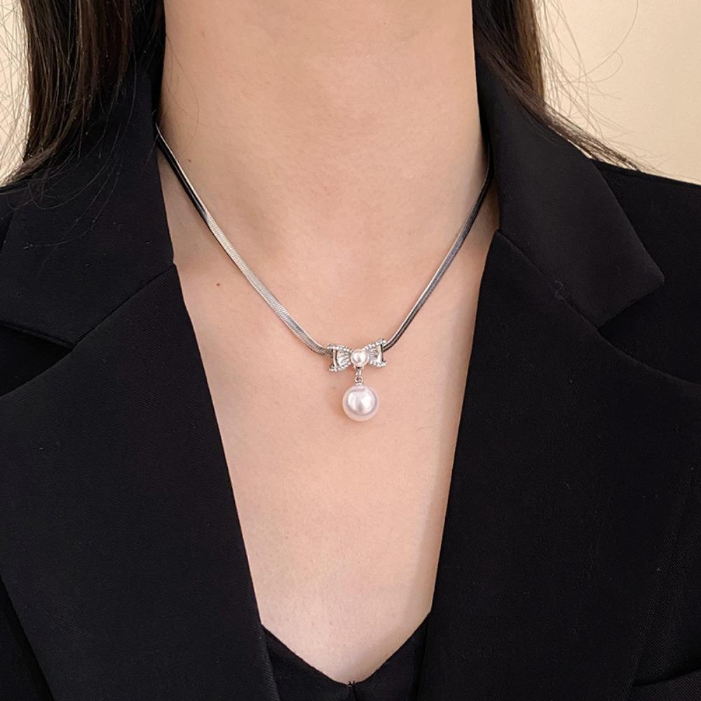 

Жемчужное ожерелье Женское Высококлассное Чувство Легкая Роскошь Универсальная Цепочка для Свитера Нишевый Дизайн Цепочка для Ключицы Аксессуары