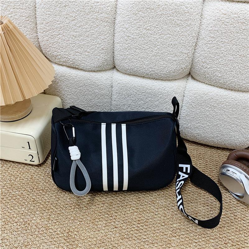 Large Capacity Oxford Cloth Shoulder Bag Women's New Fashion Striped Travel Bag Niche Fashion Messenger Bag