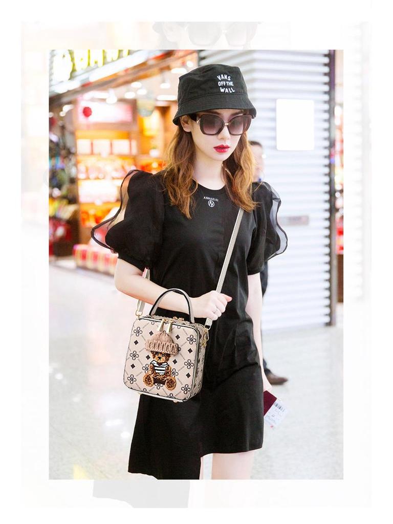 Women's Fashion Crossbody Bag 2025: Versatile High-End Small Square Handbag