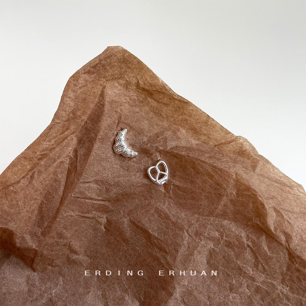 

Alkaline water croissant asymmetrical design AB type plated small stud earrings mini commuter earrings