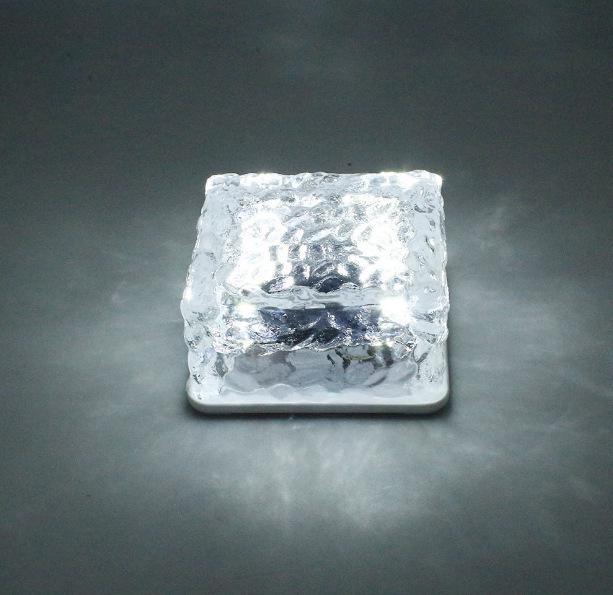 Waterproof Solar Outdoor Villa Courtyard Lamp: Ice Brick Design for Gardens and Balconies