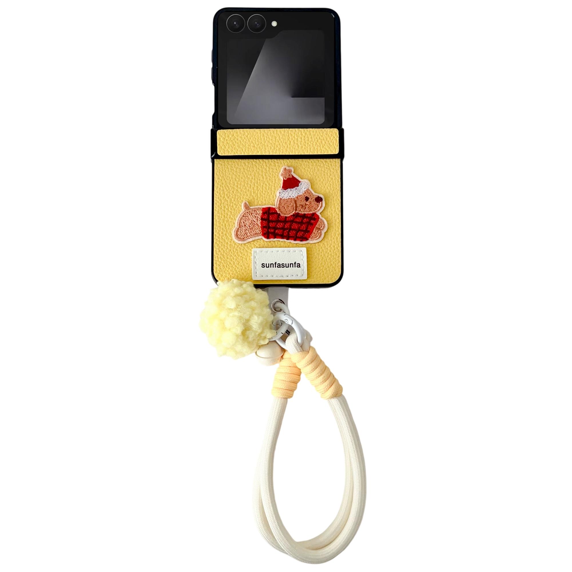 

Чехол для Samsung Galaxy Z Flip7 5G Милый пес Защита шарнира Текстура личи Чехол для телефона с ремешком на запястье Yellow