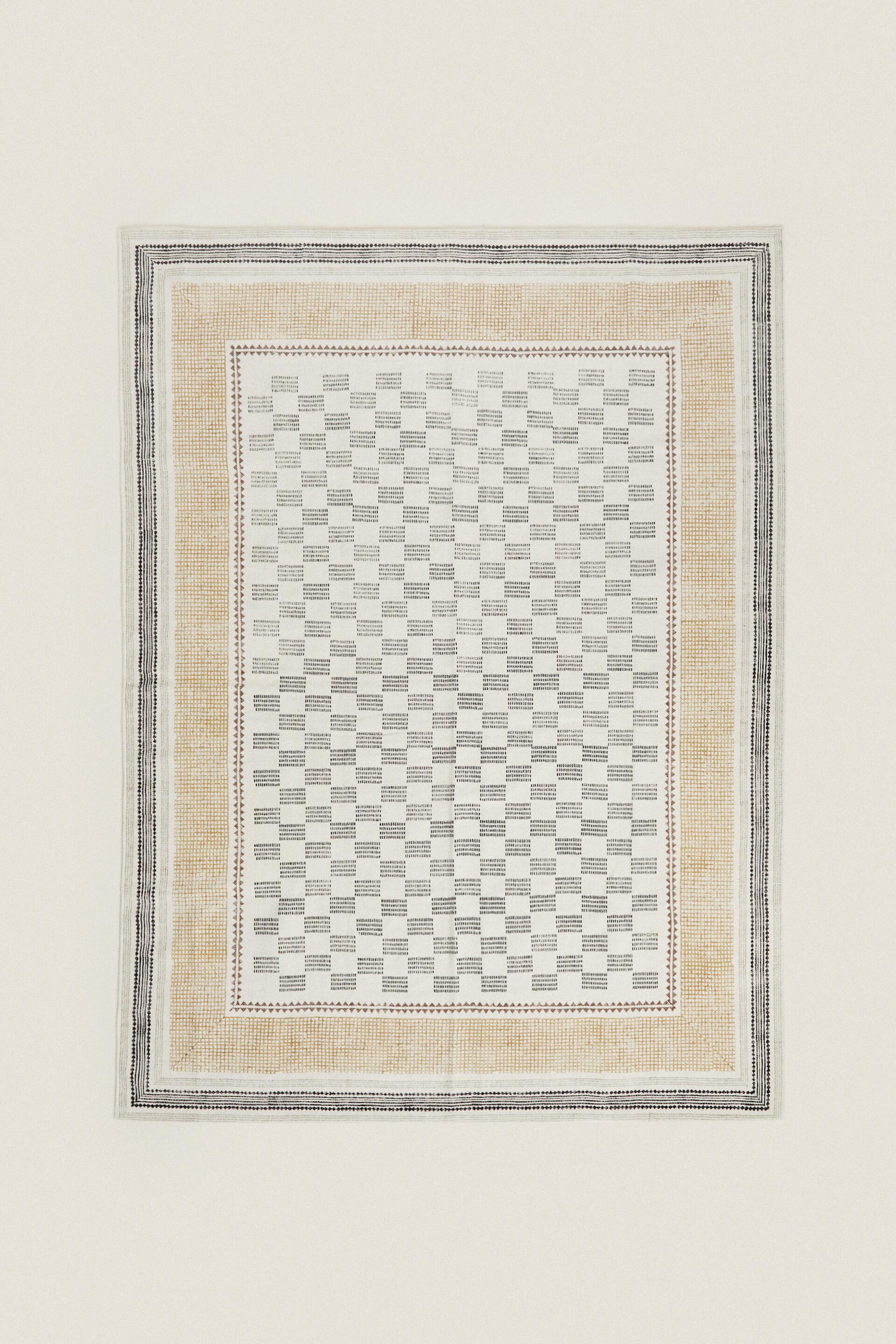 

КОВЕР С БЛОЧНЫМ ПРИНТОМ