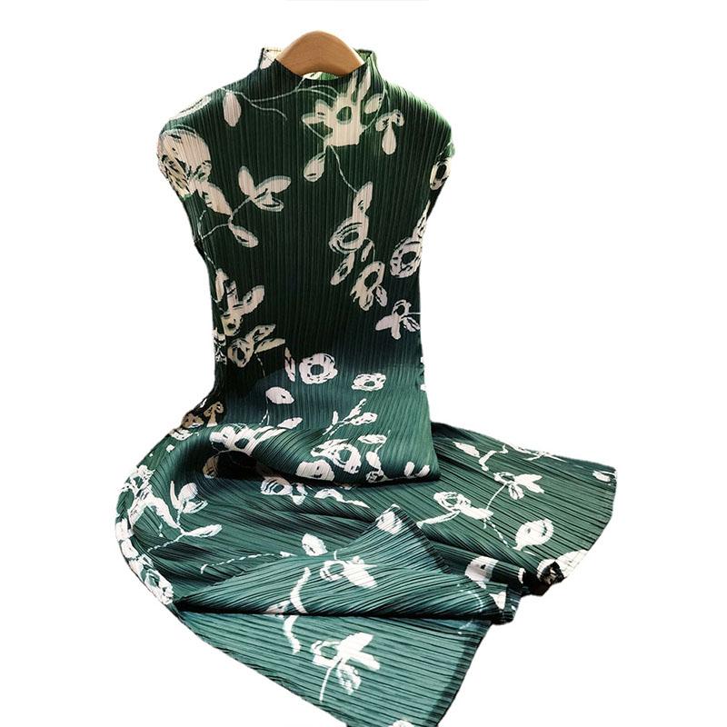 High end temperament standing collar short sleeved printed pleated dress with a slit hem, women's summer new style