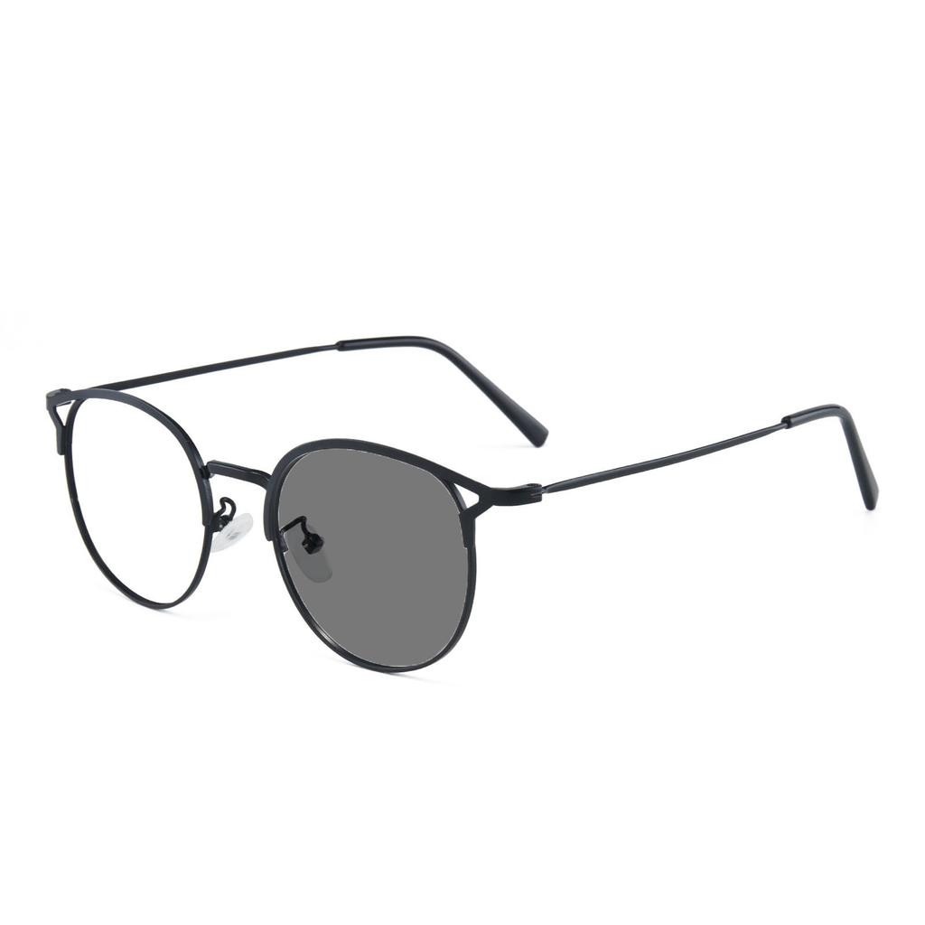 Stylish Cat Ear Frame Photochromic Myopia Glasses Women Luxury Design Metal Frame Color Changing NearSight Eyewear UV Protection