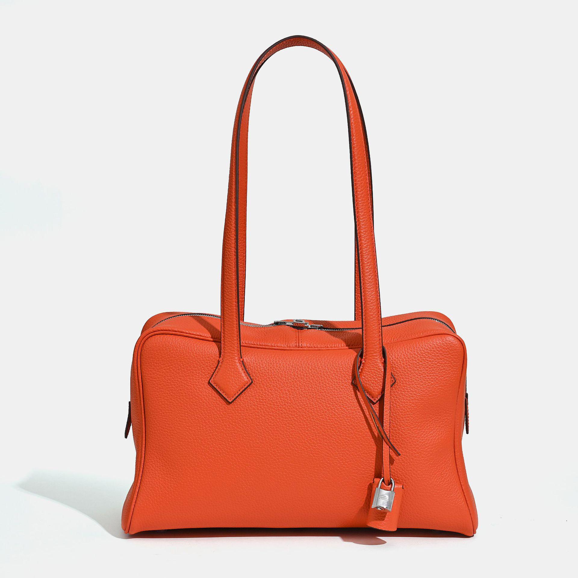 2025 New Victoria Genuine Leather Large Capacity Boston Commuting Handbag for Women 35x17x30M