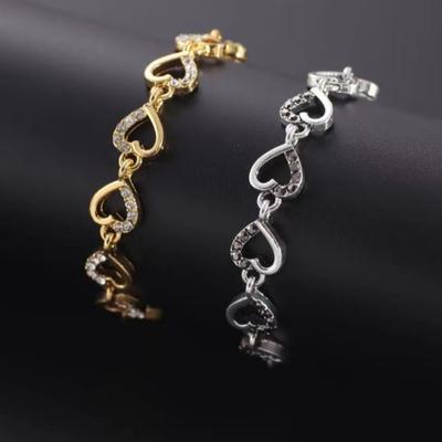 Tam Zirkonyum Şeftali Kalp Bilezik Aksesuarları Mizaç ve Her Şeye Uygun Kadın Takılarını Göster