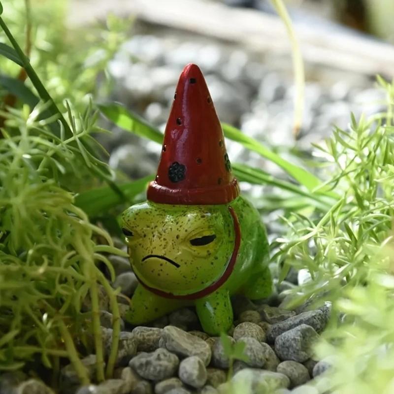 Resin Frogs Statue with Party Hat Handcrafts Model Figurine Statue For Home Desktop Shelf Display Yard Patios Decoration