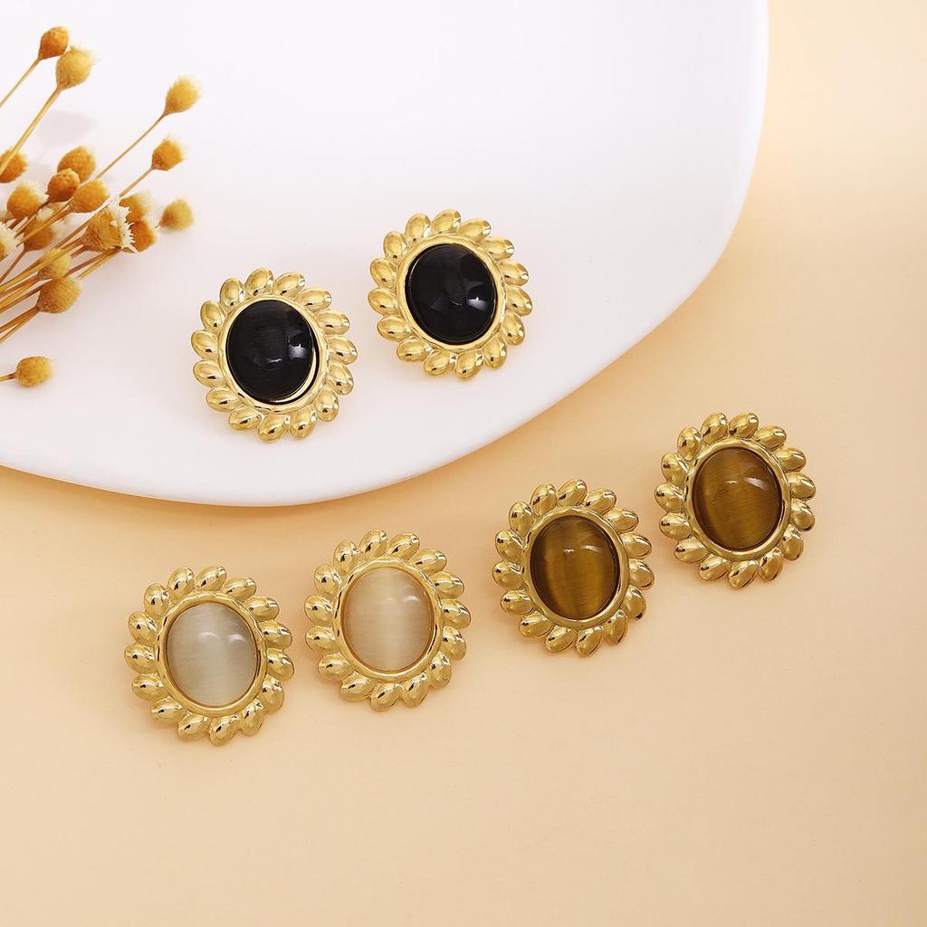 Vintage Cat Eye Textured Sunflower Stud Earrings – Luxury Geometric Metal Style for Women