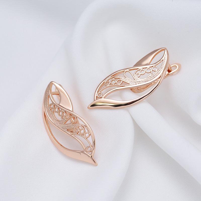 1 Pair Luxury Geometric Vintage Women's Hollow Pattern Earrings Golden Color Wedding Party Jewelry Leaf Floral Earrings