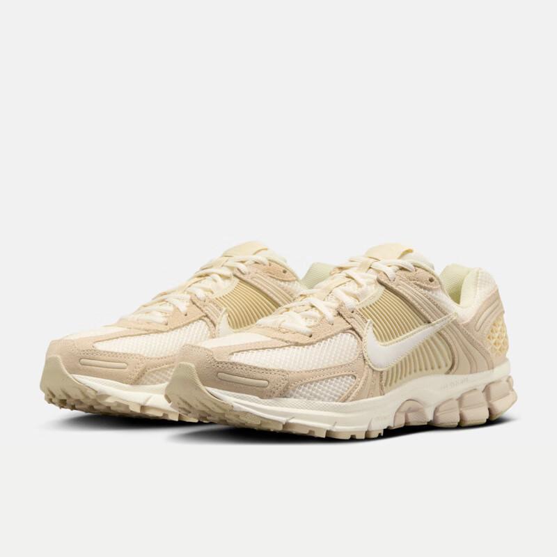 NIKE Women's Casual Shoes ZOOM VOMERO 5 Sneakers